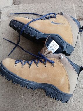 Vintage Nike ACG hiking Boots Size 7